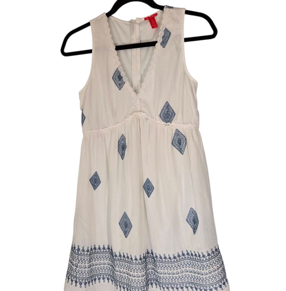 Chelsea & Violet White and Blue Sleeveless Size Small Dress Sze Small